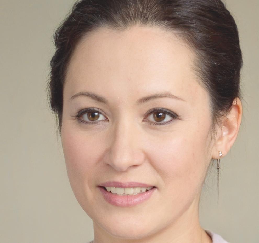 Portrait of Reverie Ashbourne, dried flower technique specialist